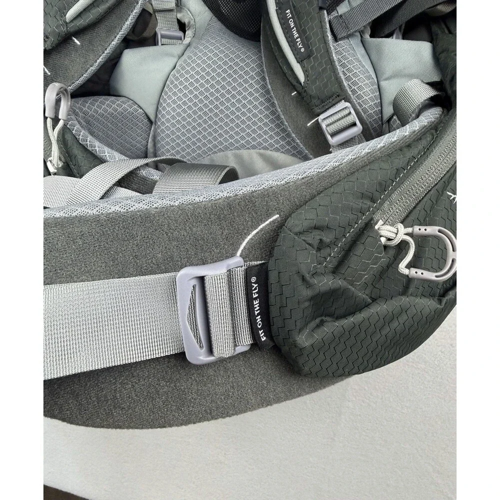 NWT Osprey Ariel 65 L Women’s Hiking Backpack Camping Pack Green Gray 3967 Cu.in - Picture 6 of 16